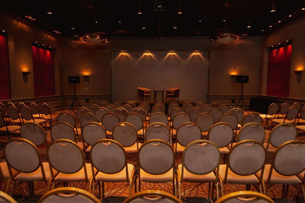 Austral Plaza Hotel Comodoro Rivadavia Exterior foto